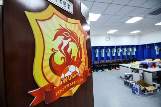 他将头埋进双腿间吮小核图片