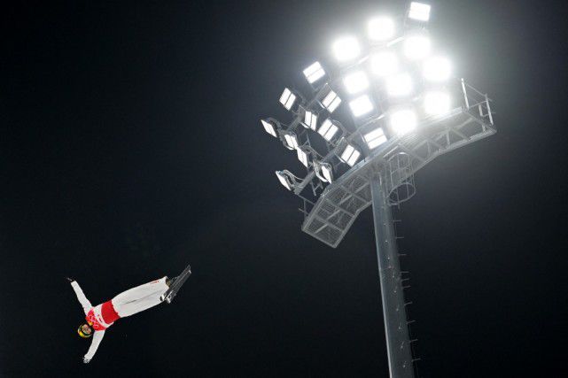 日本女人草逼视频
